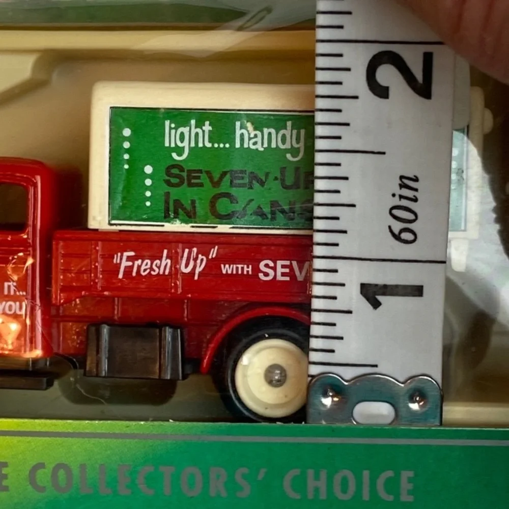 Vintage 7-Up International die cast collectible truck rom England|